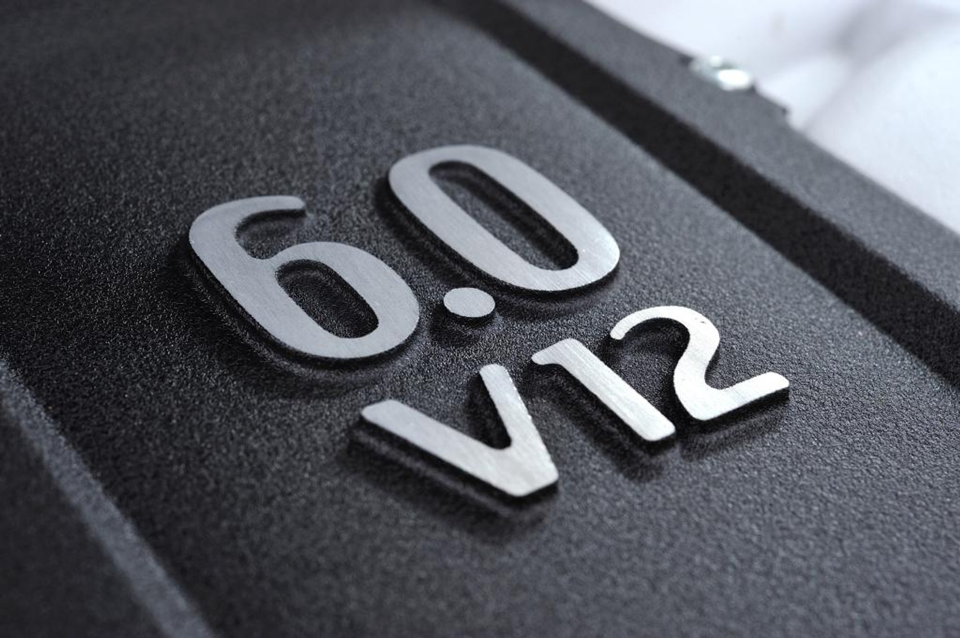 Jak jeździ Aston Martin Vanquish?