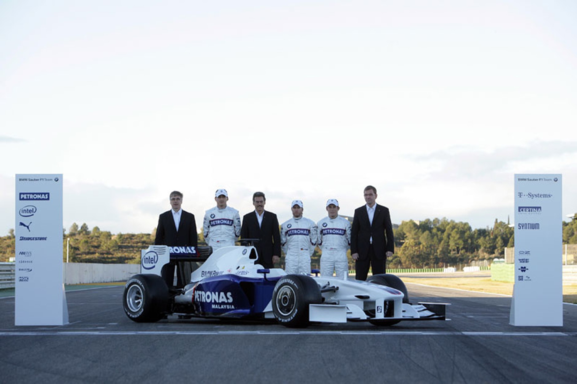 Formuła 1: Robert Kubica sprawdził nowy bolid BMW Sauber - F1.09 (fotogaleria)