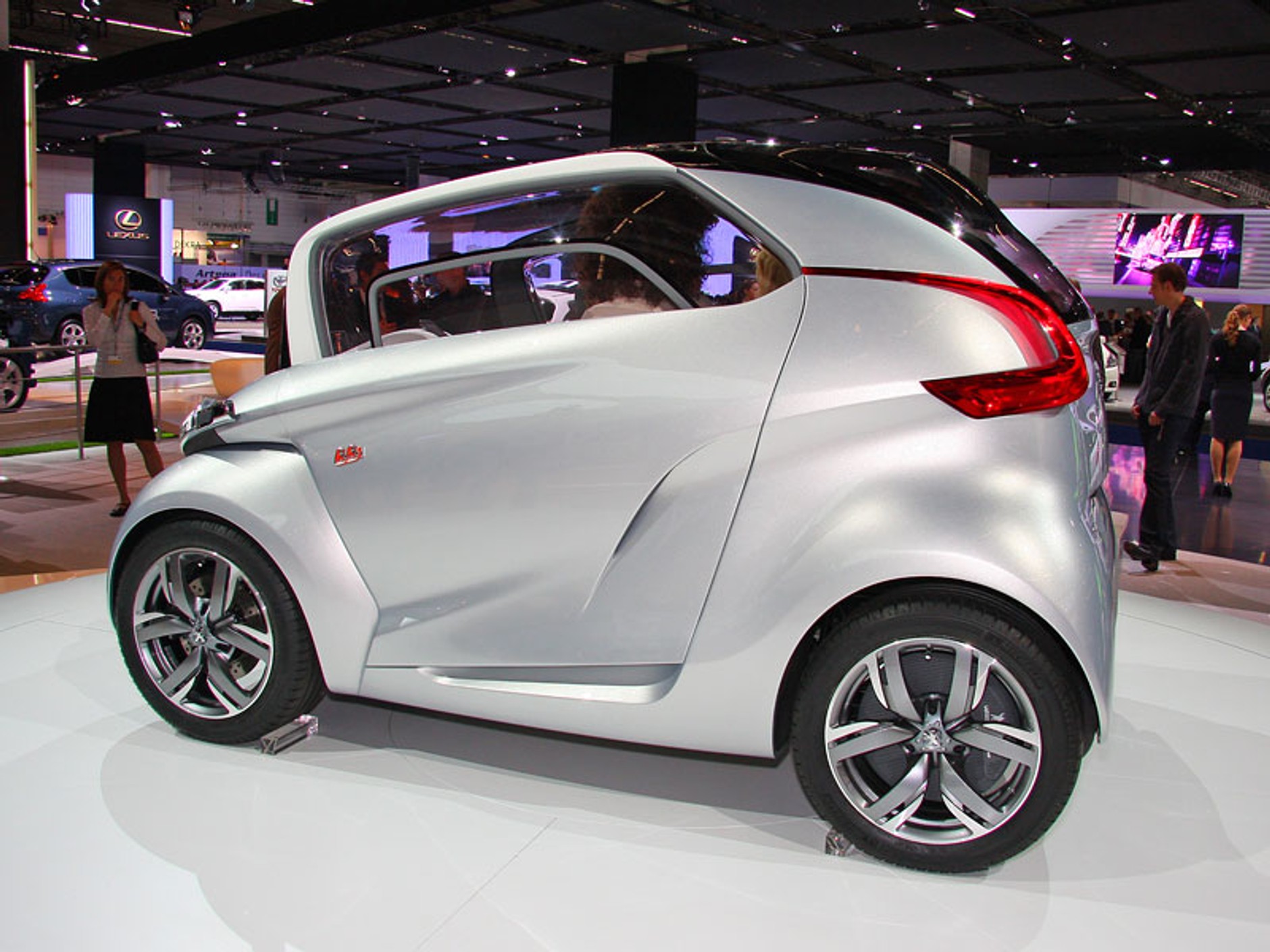 IAA Frankfurt 2009: Peugeot BB1 - wygodny, ale typowo miejski (fotogaleria)