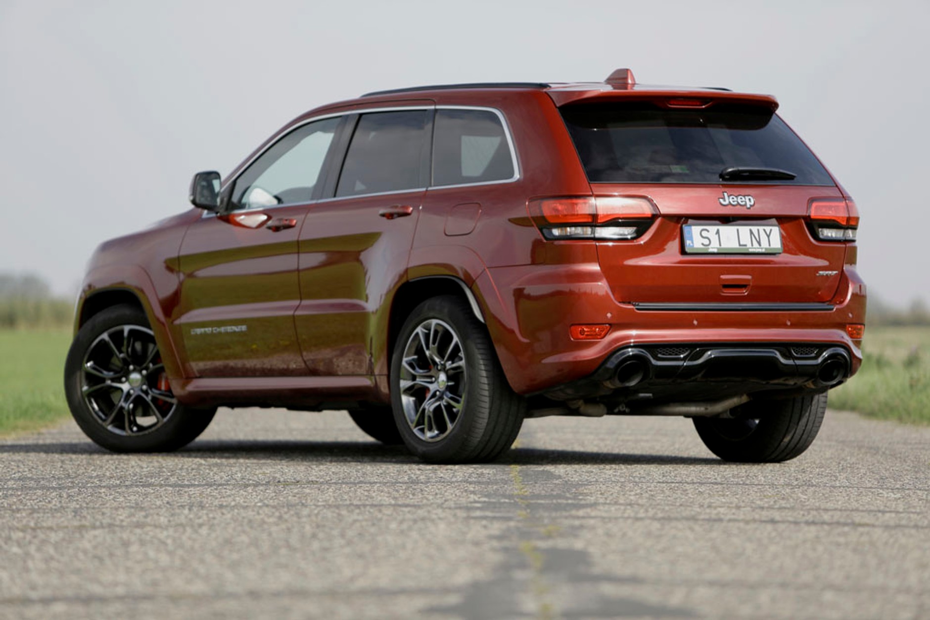 Jeep Grand Cherokee SRT - duży i ciężki, ale bojowo nastawiony