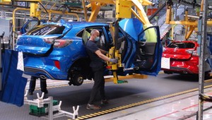 Ford zaprzestaje działalności w Rosji i pomoże Ukrainie 