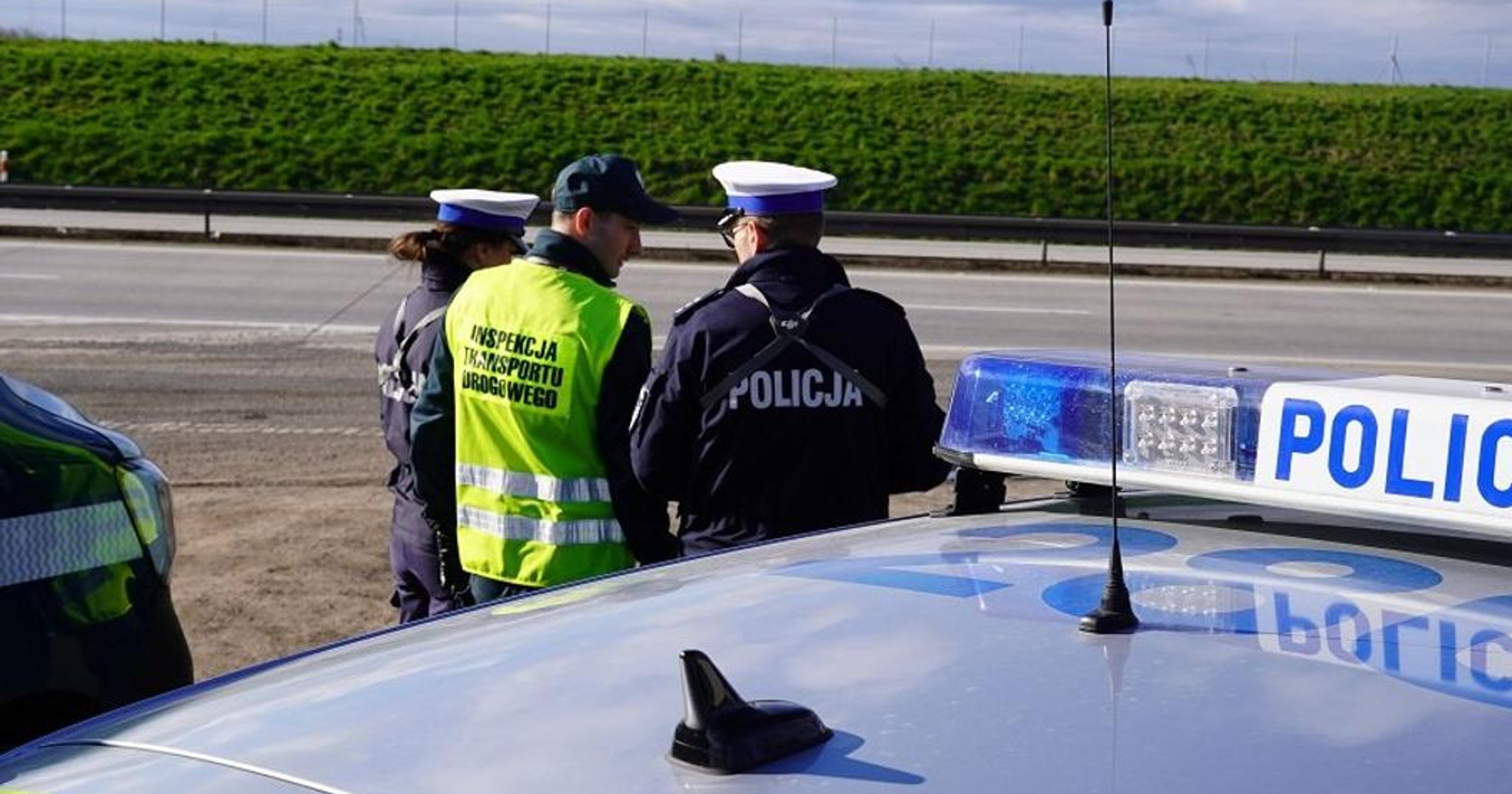 Wspólna kontrola drogowa policjantów i "krokodyli"