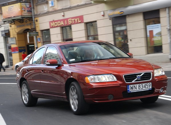 Volvo S60 I 2.0T: wariant turbo dla… spokojnych