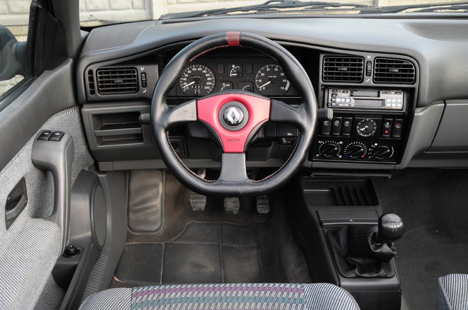 Renault 19 Cabrio - Uchylić nieba za grosze
