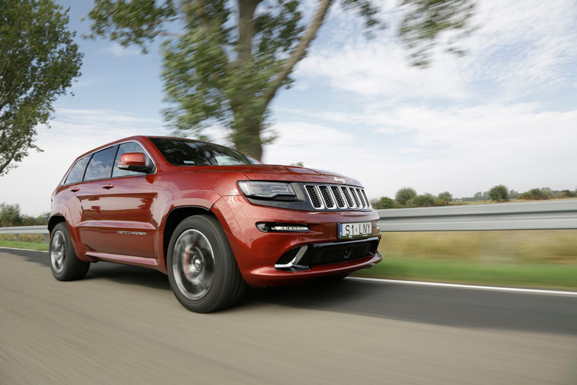 Jeep Grand Cherokee SRT - duży i ciężki, ale bojowo nastawiony