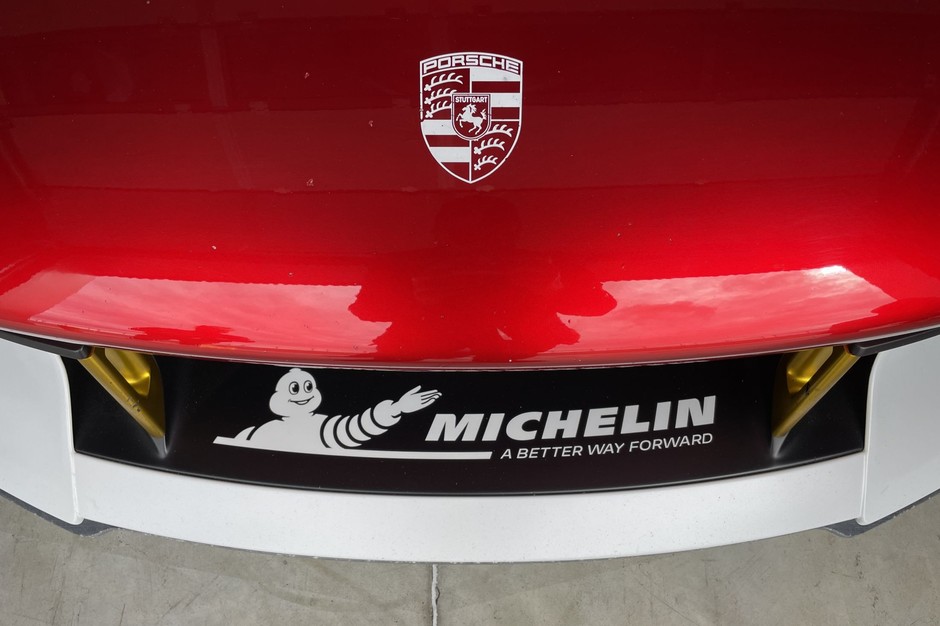 Porsche Mission R