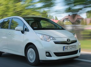 Toyota Verso S: mikrovan z makro wnętrzem