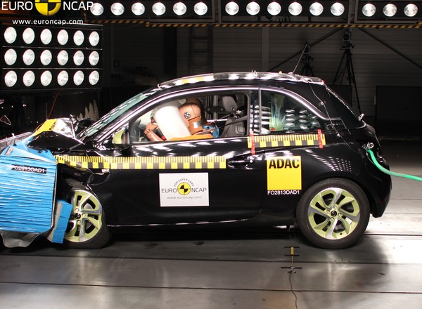 Euro NCAP: europejskie gwiazdki mają sens?