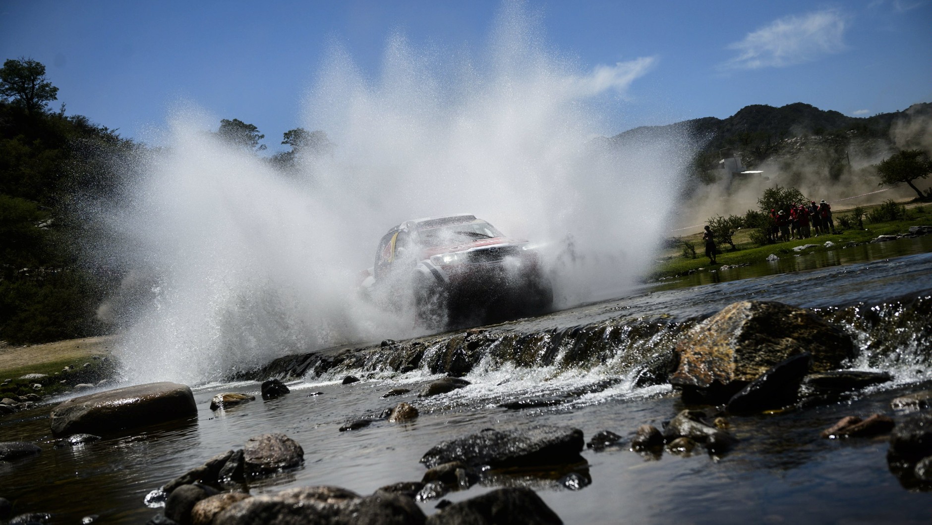 Dakar 2013: rwące rzeki przerwały etap