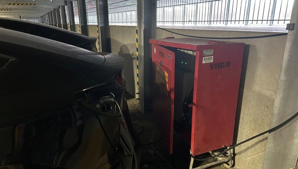 Warunki w serwisie Tesli pod Berlinem są katastrofalne