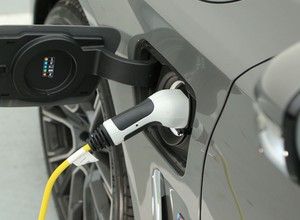 Nowe BMW serii 7 - Niemcy szykują elektryczną wersję