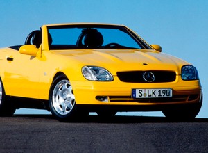 Mercedes SLK skończył 25 lat. Młody kandydat na klasyka