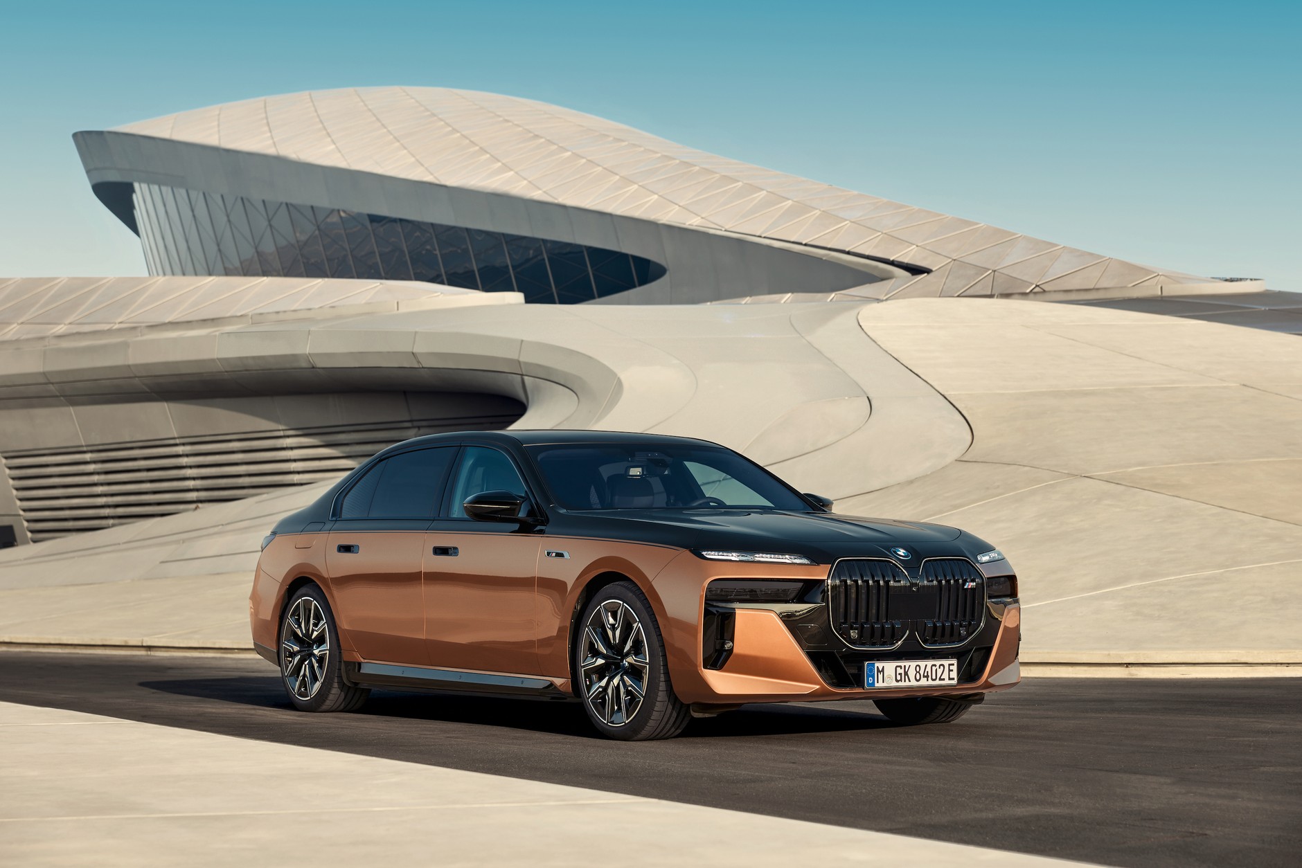 BMW i7 M70