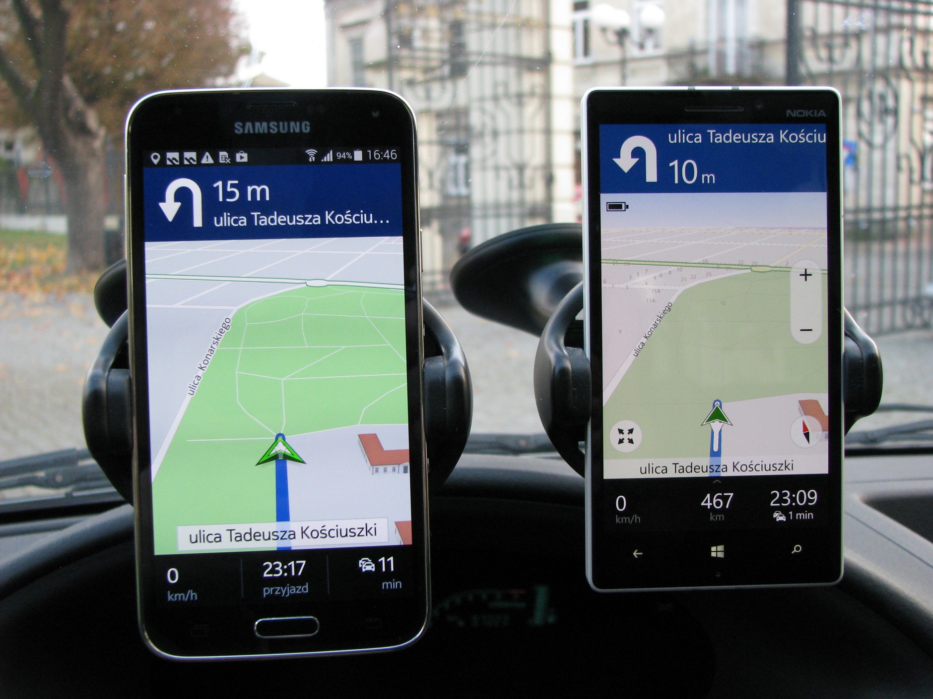 Here z Android i Windows Phone. Na zdjęciu Samsung Galaxy S5 i Nokia Lumia 930