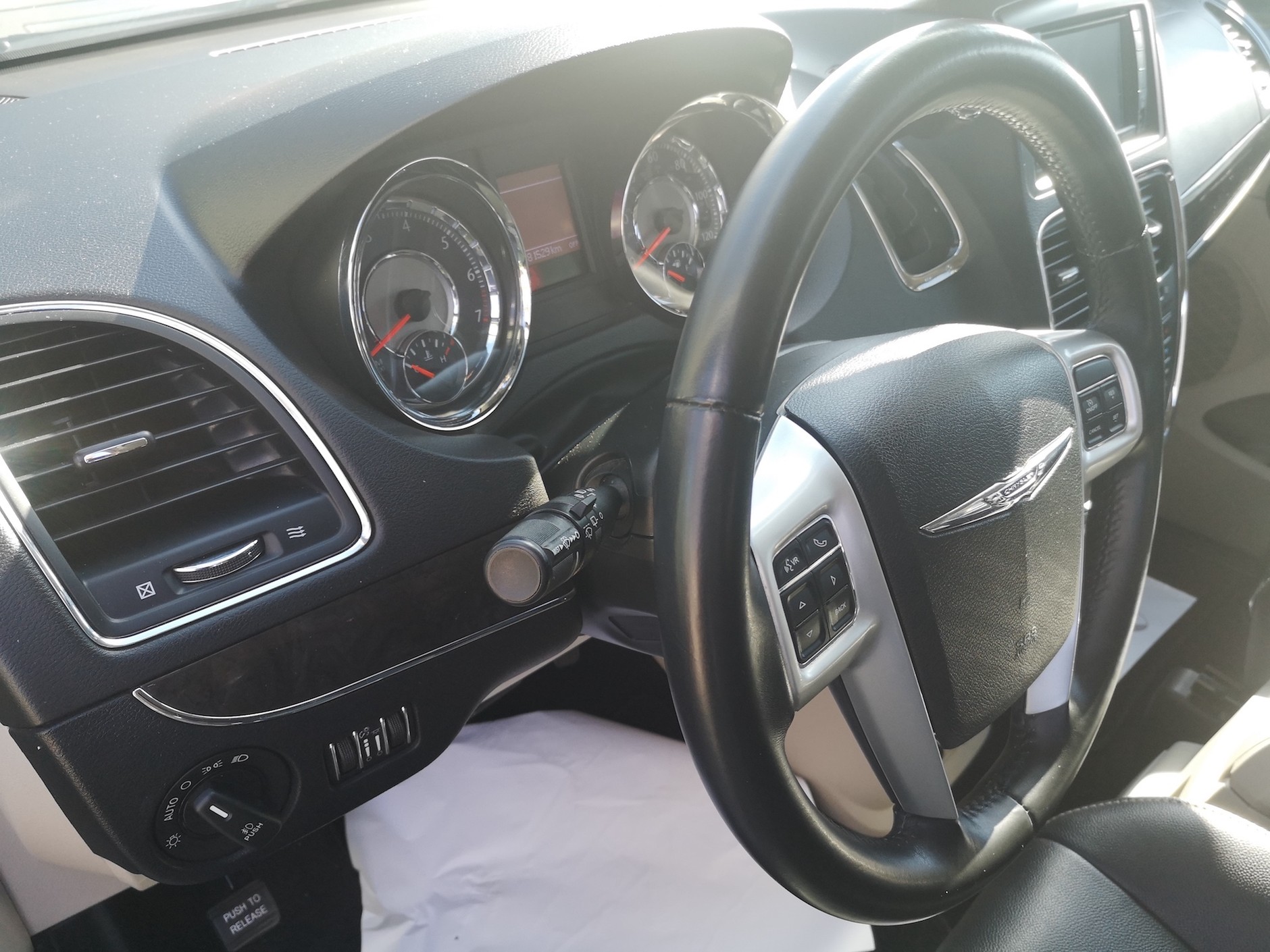 Auto z ogłoszenia – Chrysler Town&Country 2016