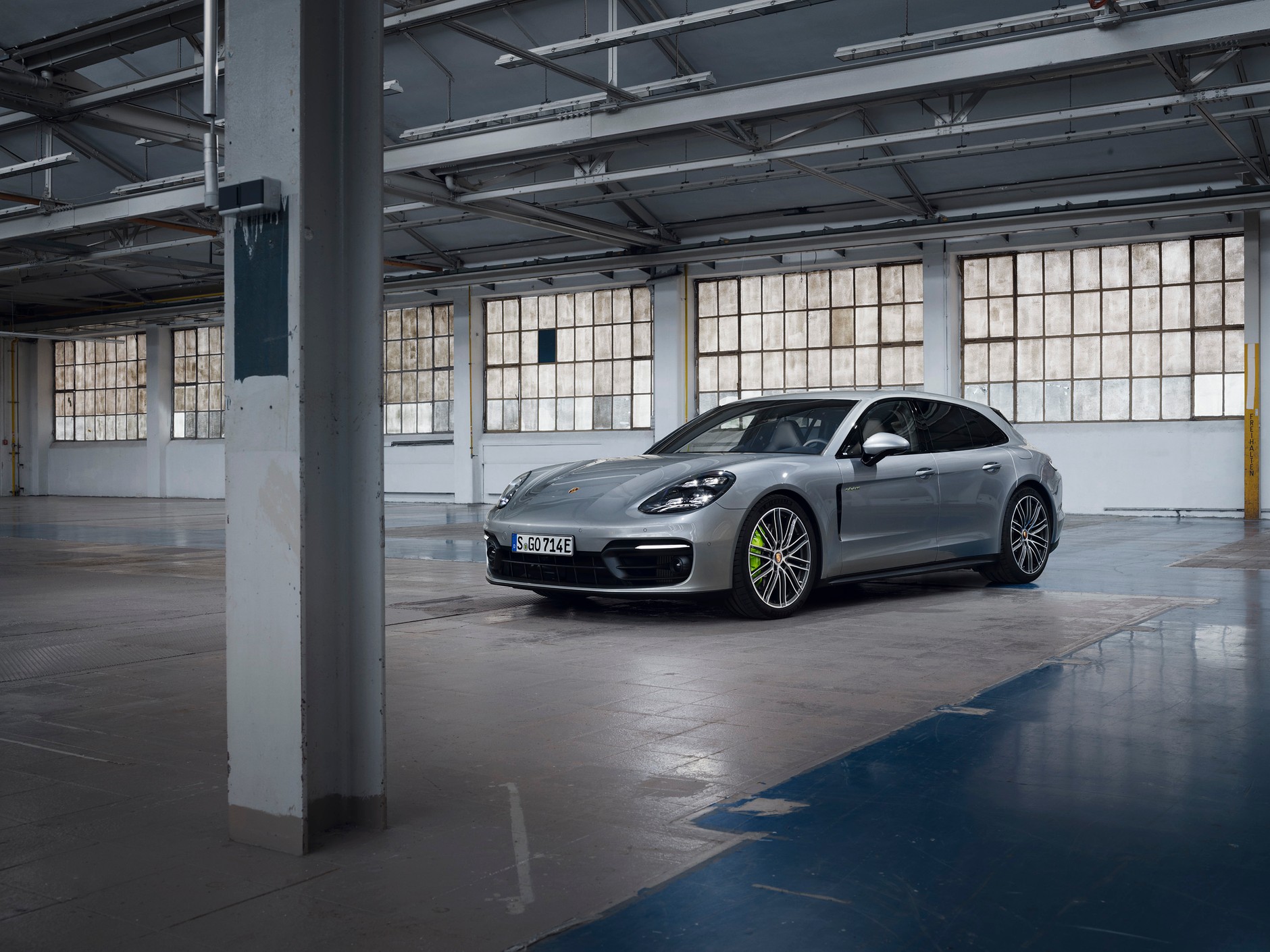 Porsche wprowadza nowe warianty Panamery