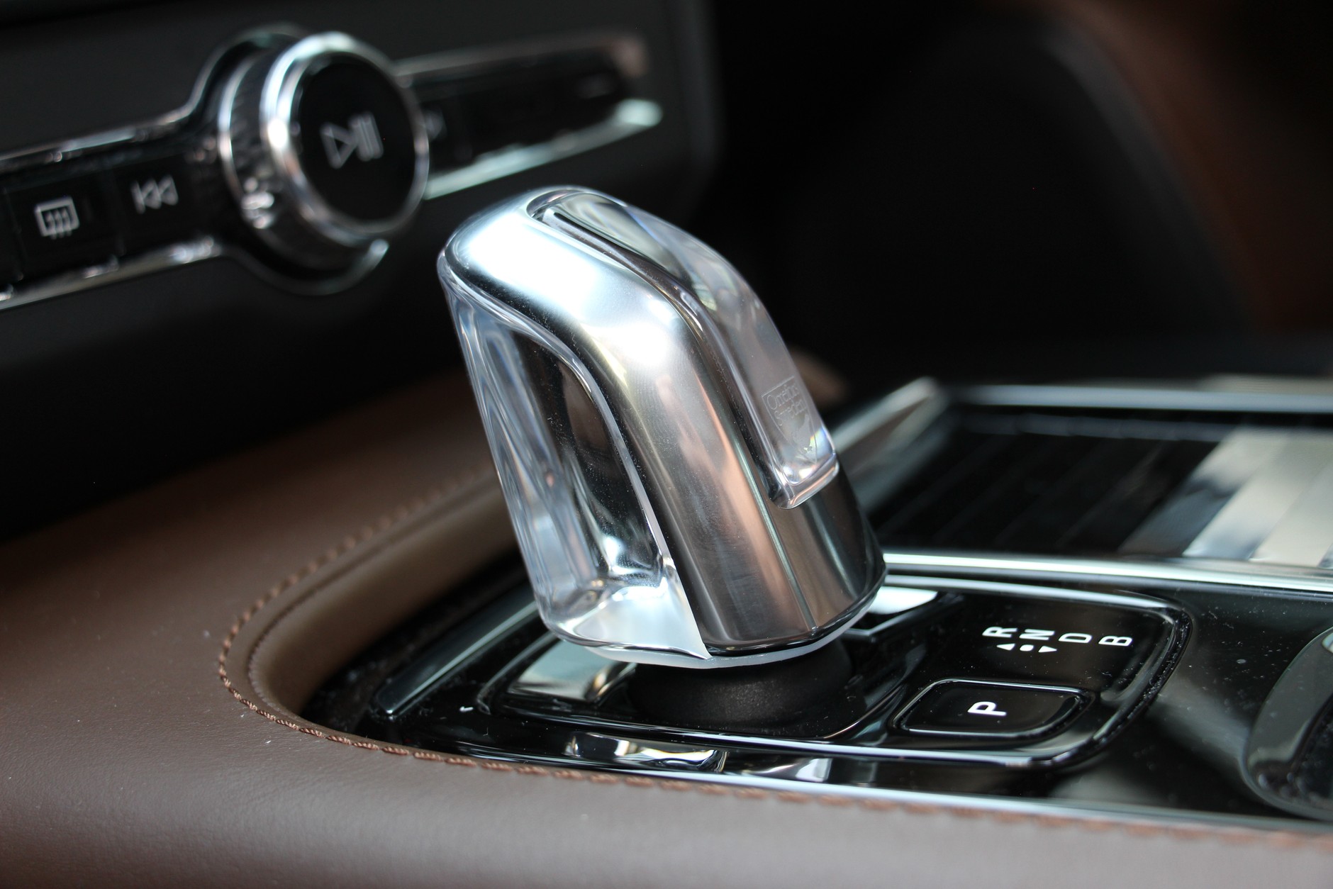 Volvo S90 T8 Inscription – Hybryda nie do oszczędzania