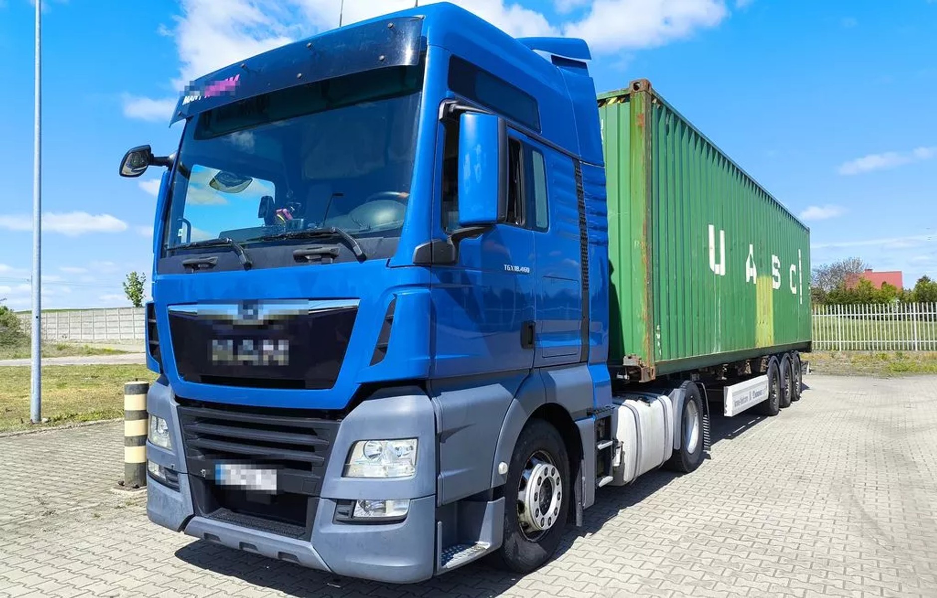 Kontrola ciężarówki na S7. Używane części maszyn rolniczych okazały się złomem