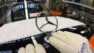 Zwolnienia grupowe w Mercedesie. Pracownicy odchodzą z nawet 400 tys. euro w kieszeni