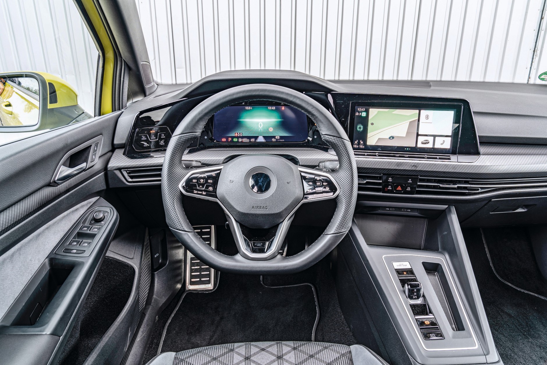 Volkswagen Golf 1.5 eTSI - kokpit