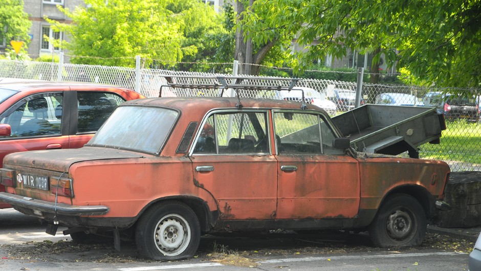 Jak pozbyć się wraków z parkingu?