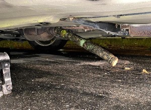 Kradli katalizatory. Policja złapała ich na gorącym uczynku