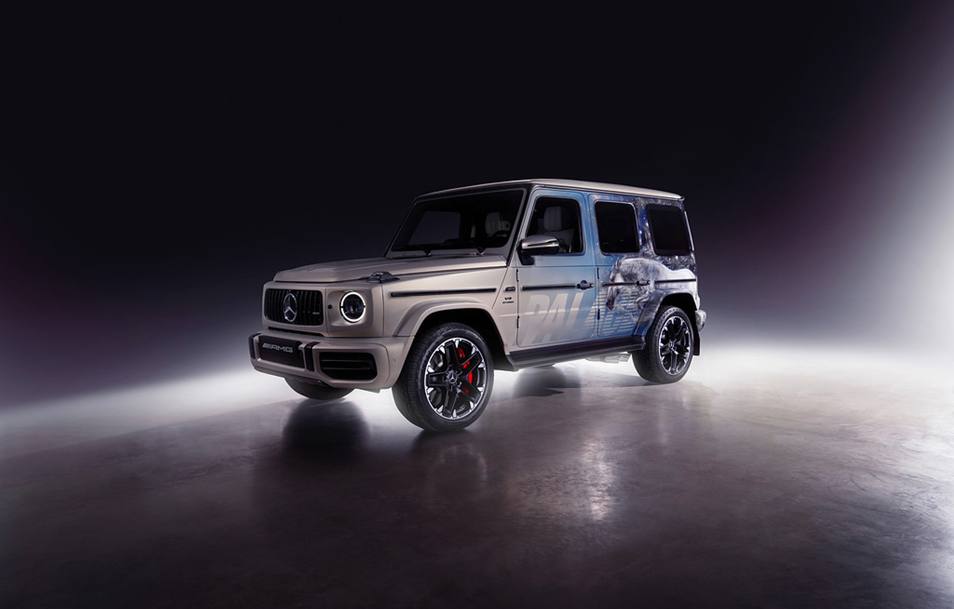 Art Cars Mercedes-AMG i Palace Skateboards