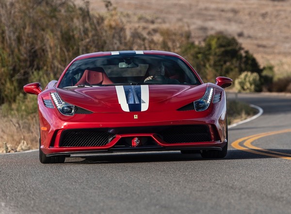 Opancerzone Ferrari 458 Speciale - odporne na kłopoty