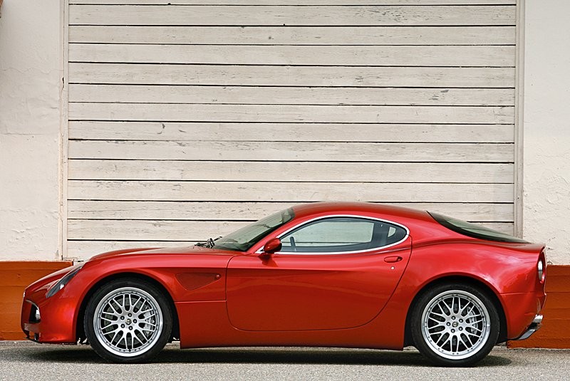 Paryż: Alfa Romeo 8c Competizione oficjalnie!