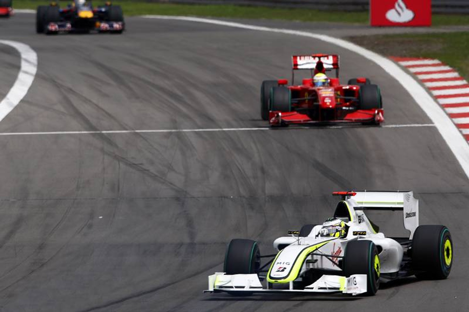 Grand Prix Niemiec 2009: rozpędzony Red Bull Racing dogania Brawn GP (fotogaleria)