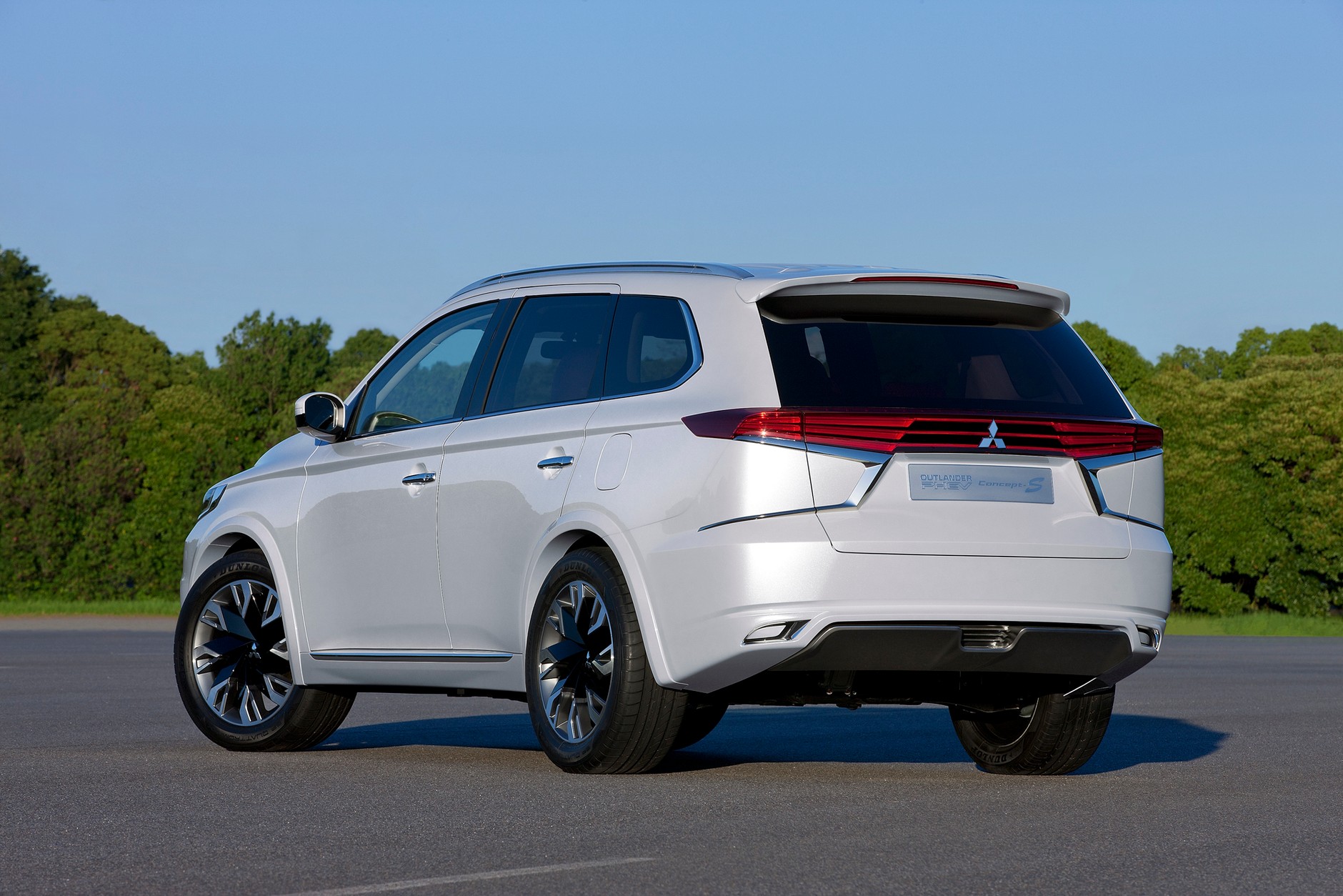 Paryż 2014: Mitsubishi Outlander Concept-S
