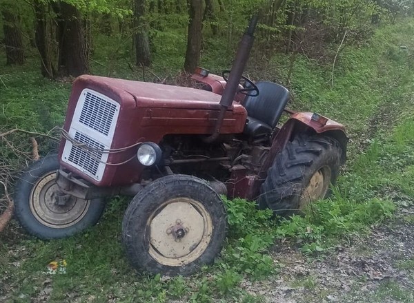 Traktorzysta zadzwonił na pogotowie. Zgłoszenie wydało się podejrzane. Teraz grozi mu więzienie