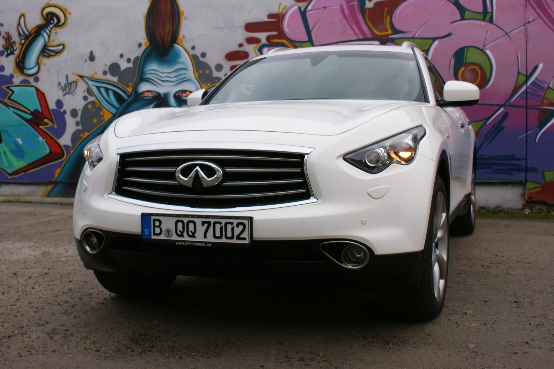 Infiniti QX70 S