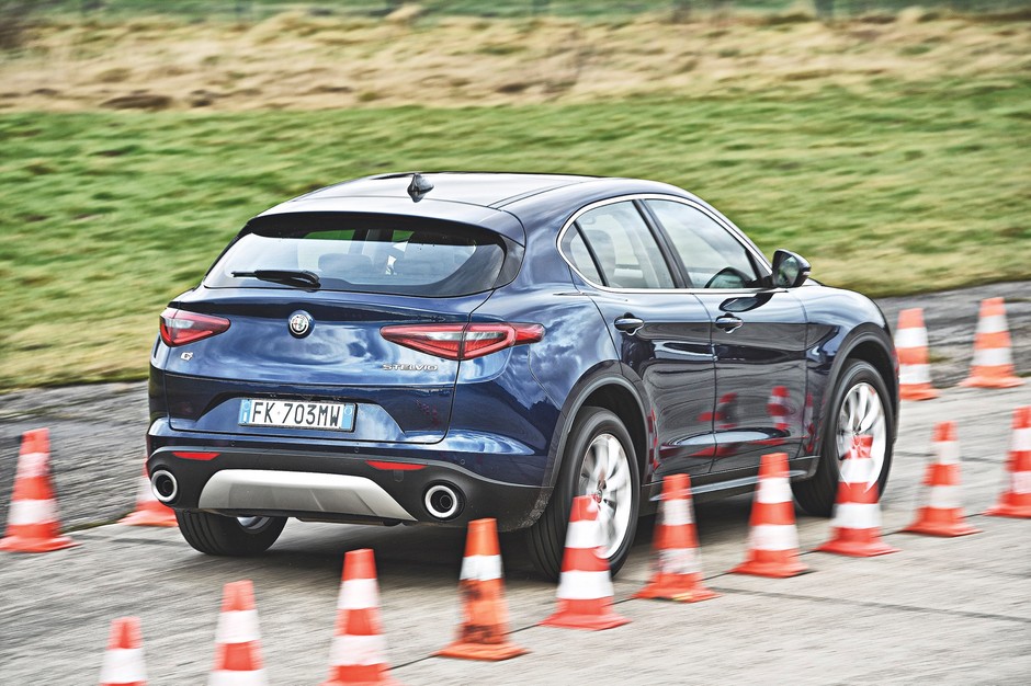 Alfa Romeo Stelvio vs. Audi Q5, BMW X3, Mercedes GLC i Volvo XC60 - 5 wszechstronnych diesli