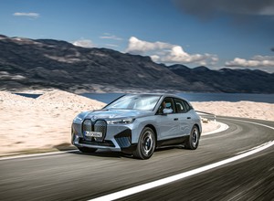 CES 2022: BMW pokaże 600-konne iX M60 i kino nowej generacji