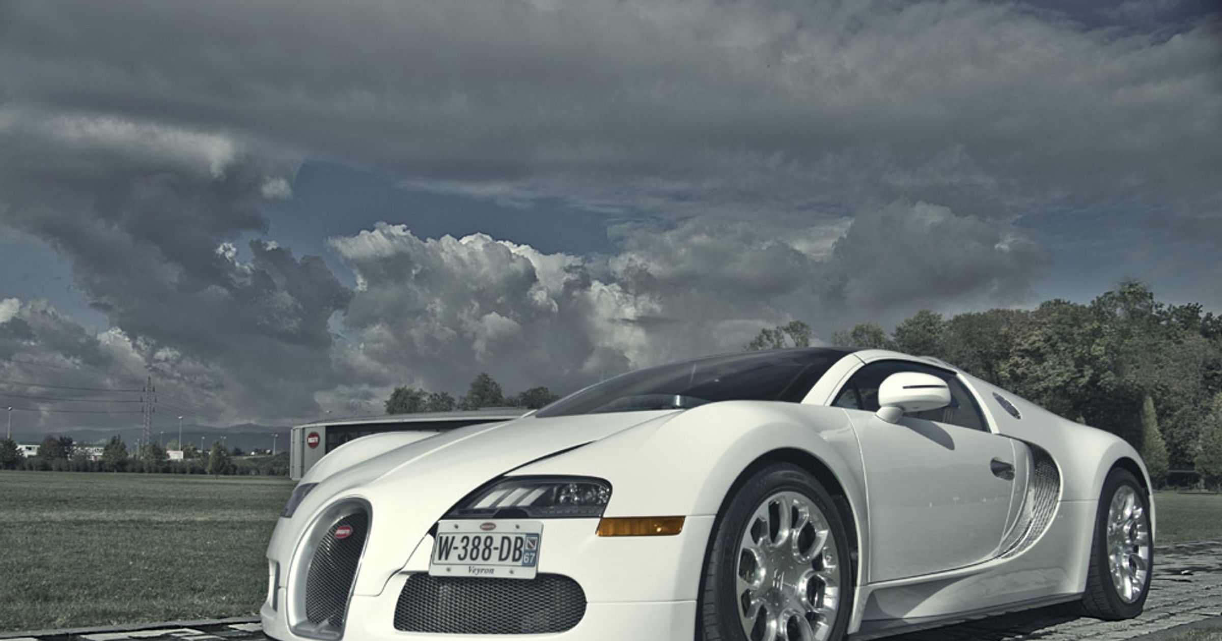Bugatti Veyron Grand Sport: luksus absolutny