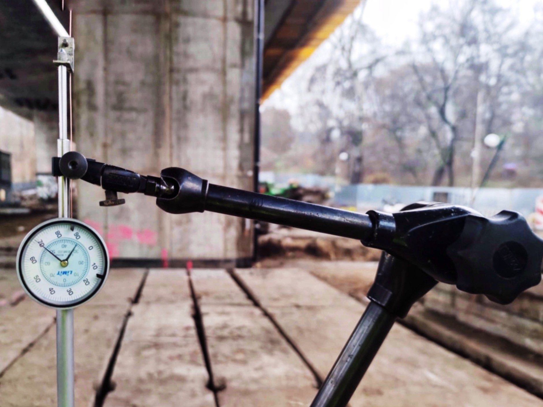 Próby obciążeniowe północnego wiaduktu Trasy Łazienkowskiej