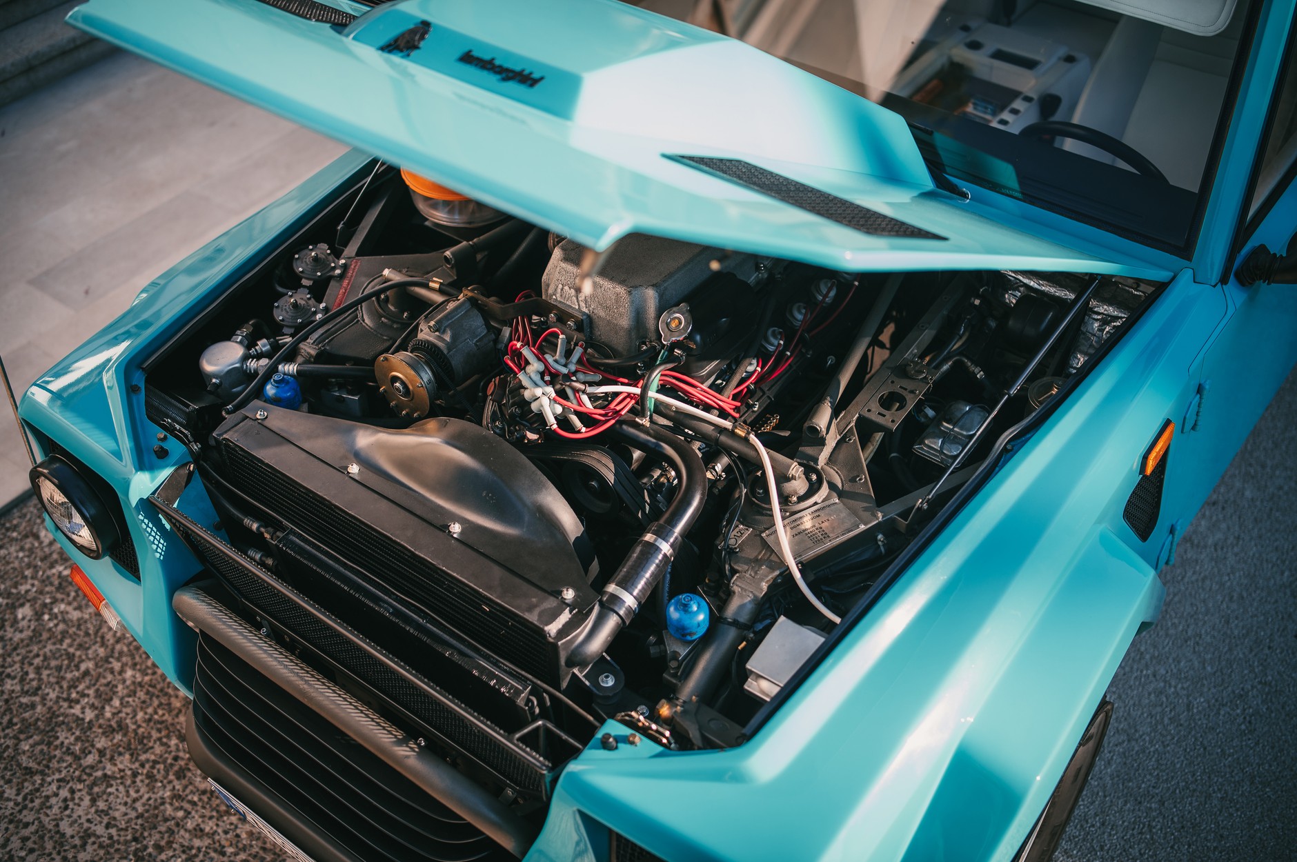 Lamborghini V12 LM 002