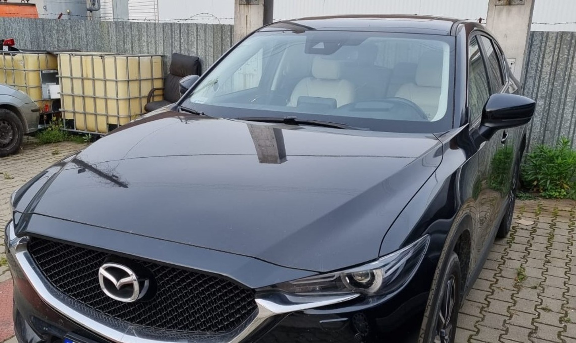 Policja rozbiła gang złodziei kradnących auta "na walizkę"