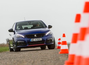 Peugeot 308 GTi - przeniesie cię w świat wyścigów