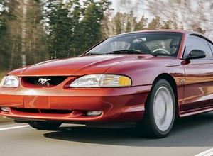 Ford Mustang GT 4.6 - auto, którego miało już nie być