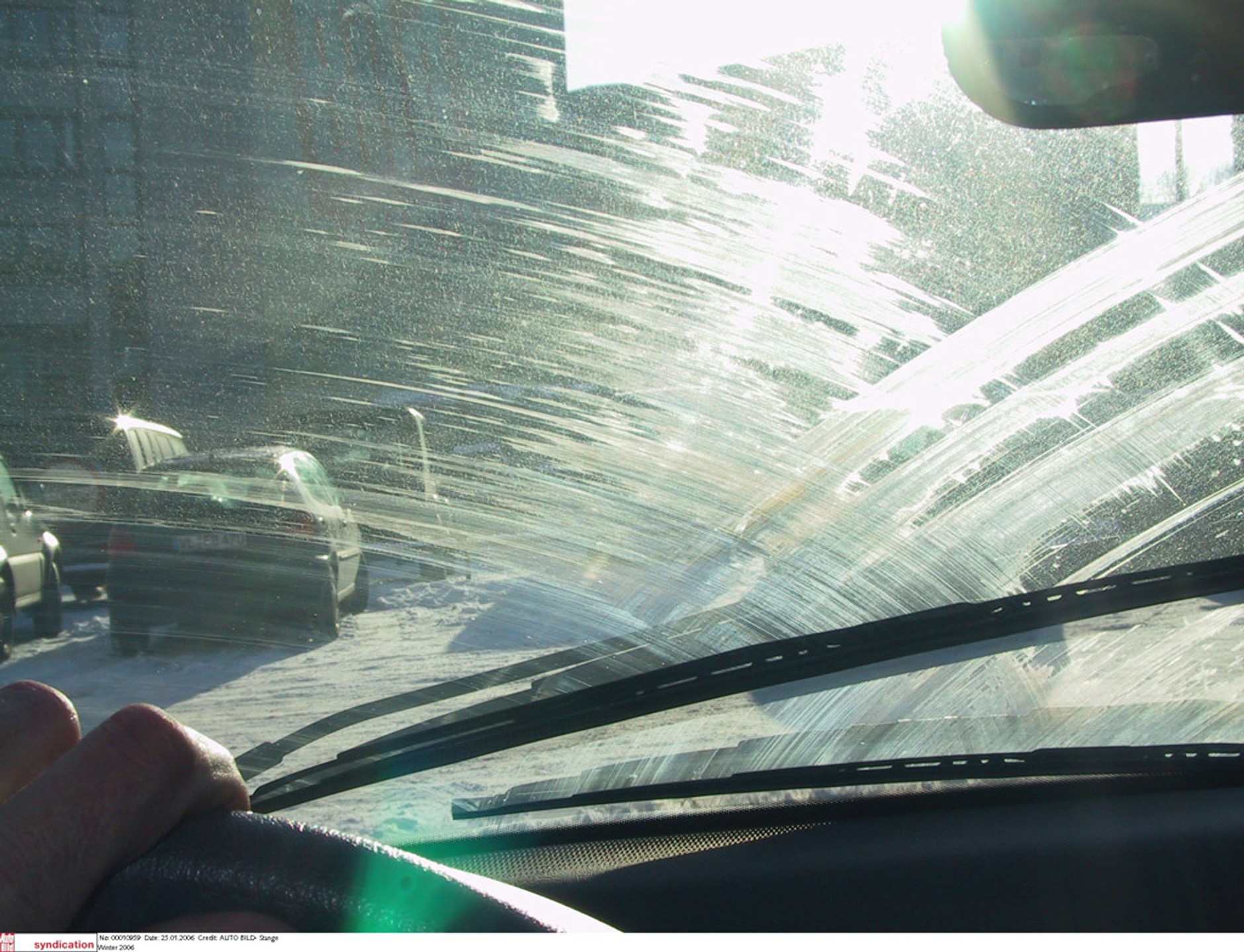 Dlaczego warto wymienić porysowaną szybę?