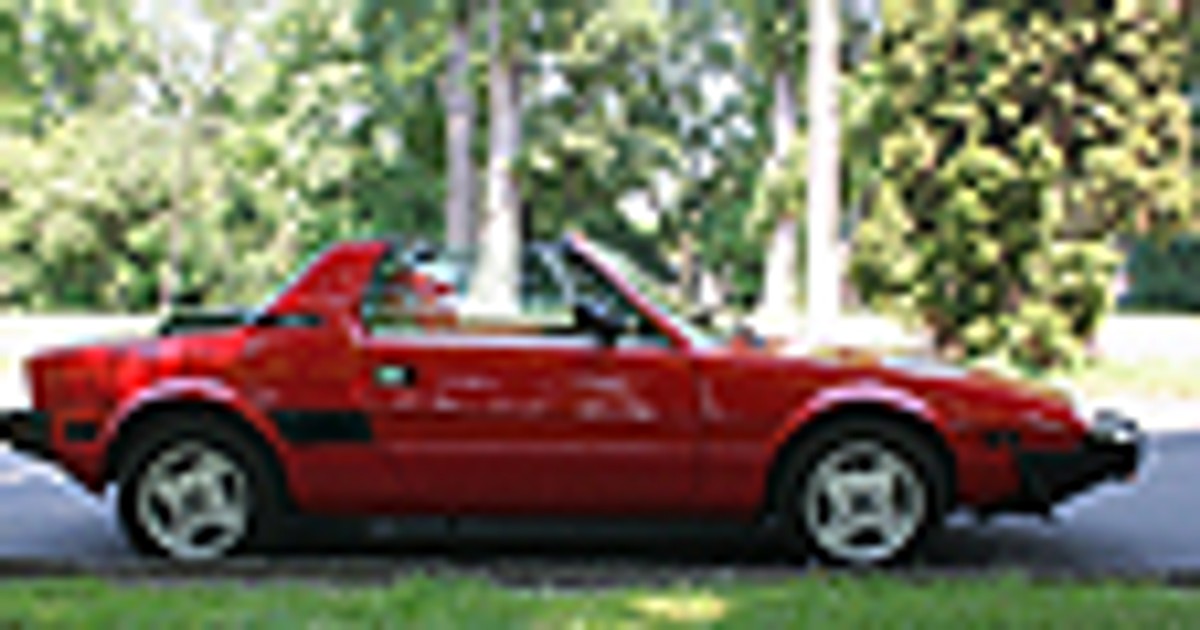 Fiat X1/9 - Dziecinne Ferrari