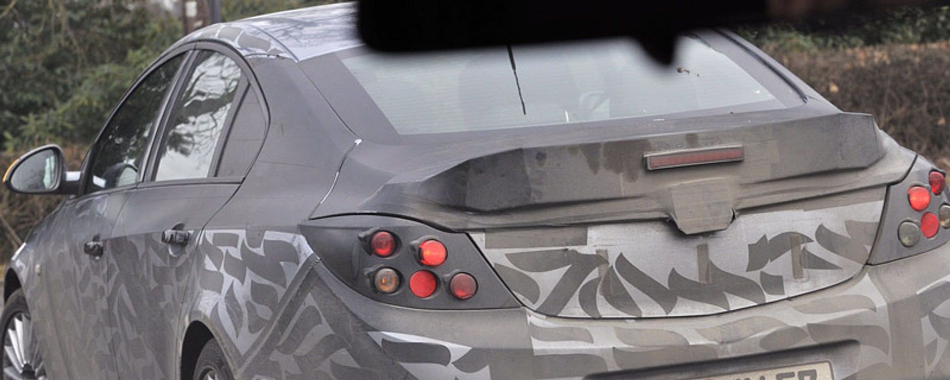 Opel: kamuflaż i maskowanie - walka z paparazzi prototypów