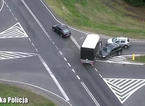 Dron zarejestrował wypadek. Policja pokazała wideo