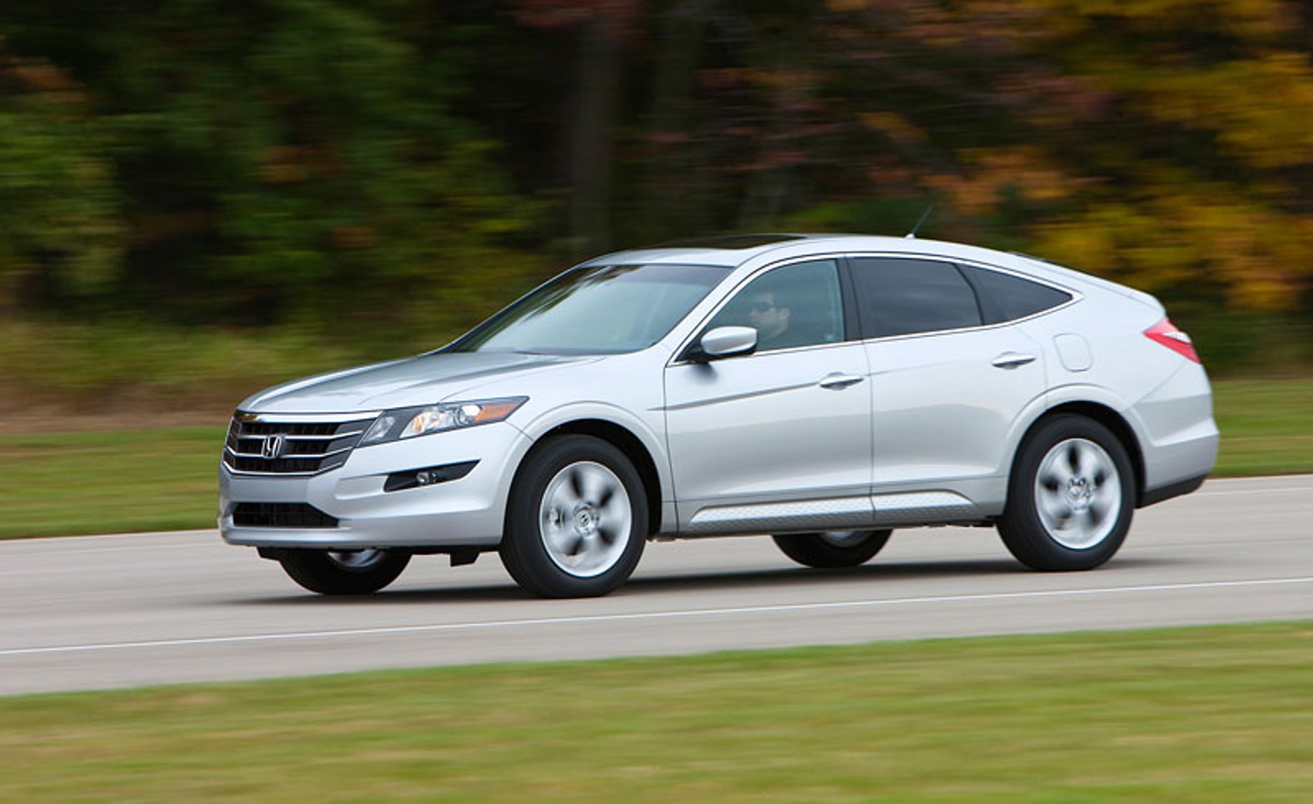 Honda Accord Crosstour: kolejny mikst liftbacka, coupé i SUV-a