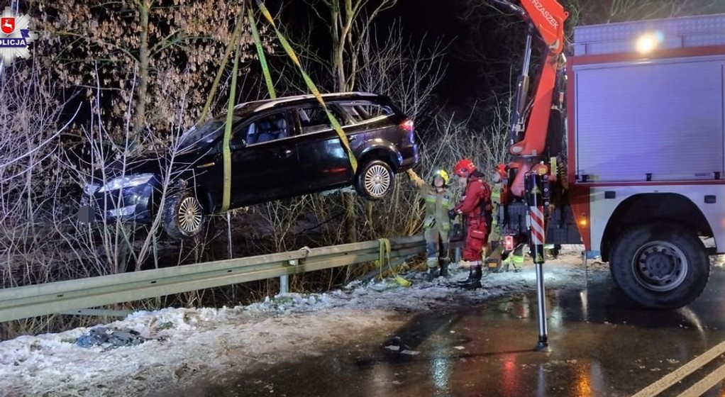 Pijany kierowca wpadł do rzeki Kurówka w Końskowoli w województwie lubelskim
