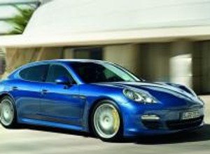 Porsche Panamera S Hybrid i Land Rover Range_e – co je łączy?