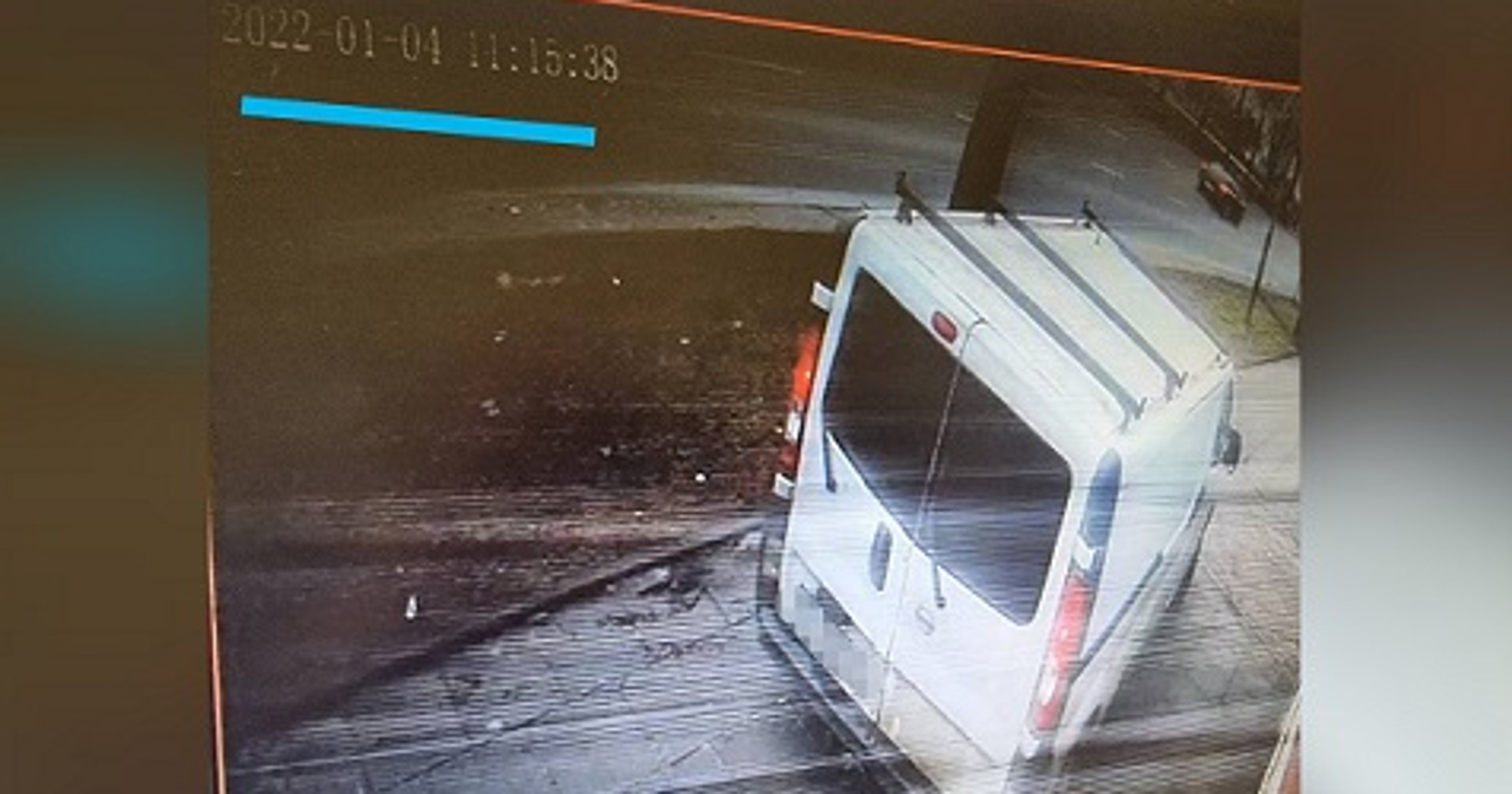 Jechał samochodem po chodniku. Zapłaci kilka tysięcy złotych kary