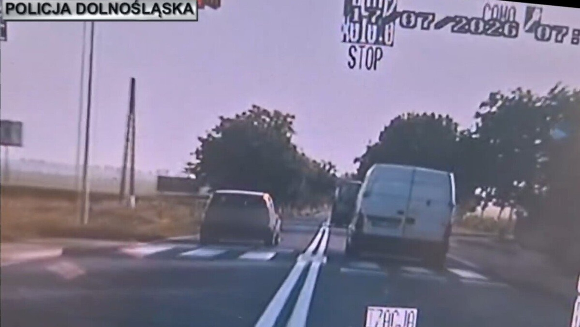 "Szaleńczy rajd" 20-latki w Nissanie. Dostała aż 25 pkt karnych i 2500 zł mandatu